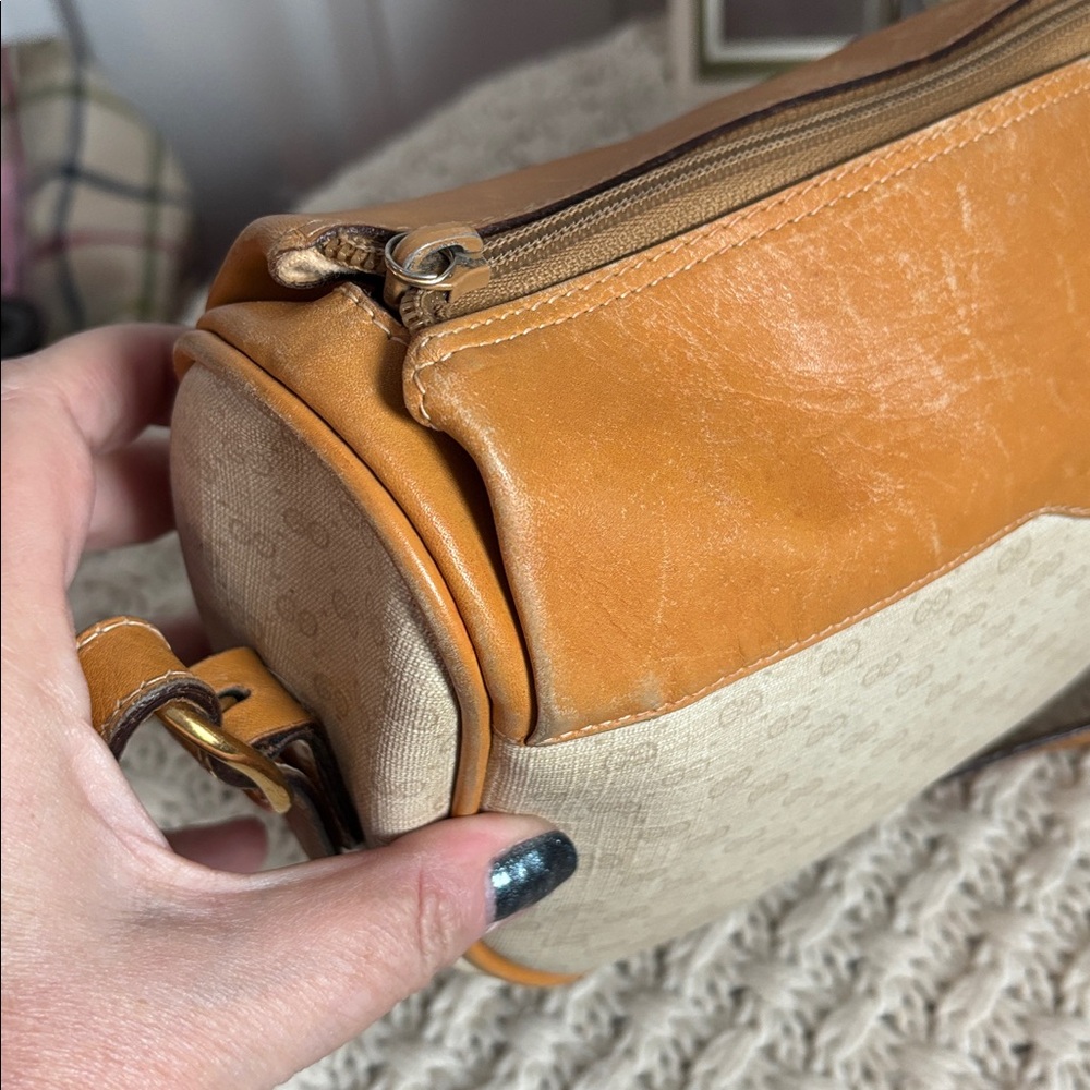 Authenticated Vintage Gucci Micro GG Bag - Picture 4 of 17